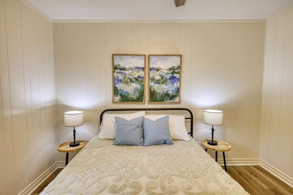 Cozy French 1/2 Mi From Square Covington