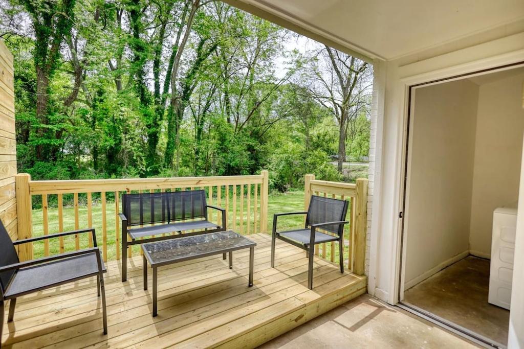 Cozy French 1/2 Mi From Square Holiday home *