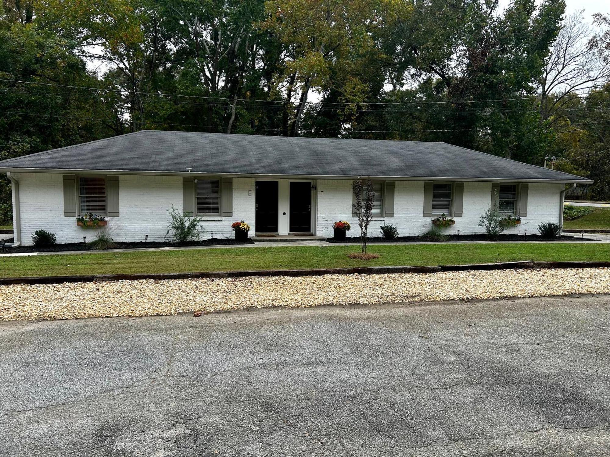 Cozy French 1/2 Mi From Square Holiday home
